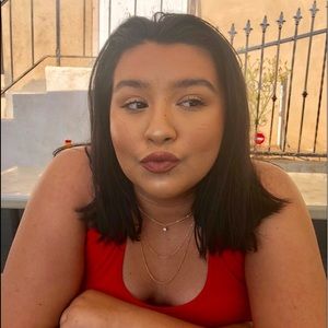 Meet your Posher, Leslie